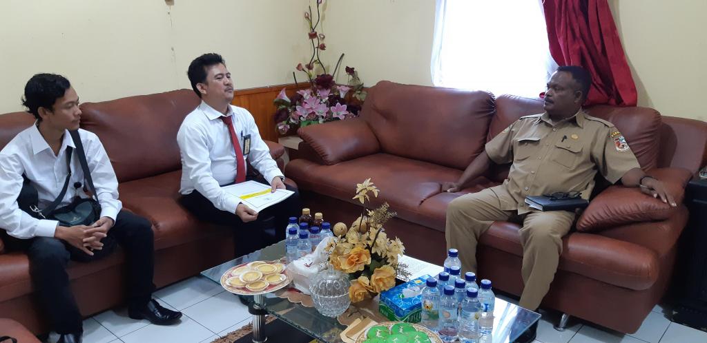 Tim KPP Pratama Merauke berdialog dengan Sekretaris Daerah Kabupaten Mappi