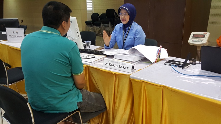 Petugas Helpdesk siap melayani WP yang ingin berkonsultasi