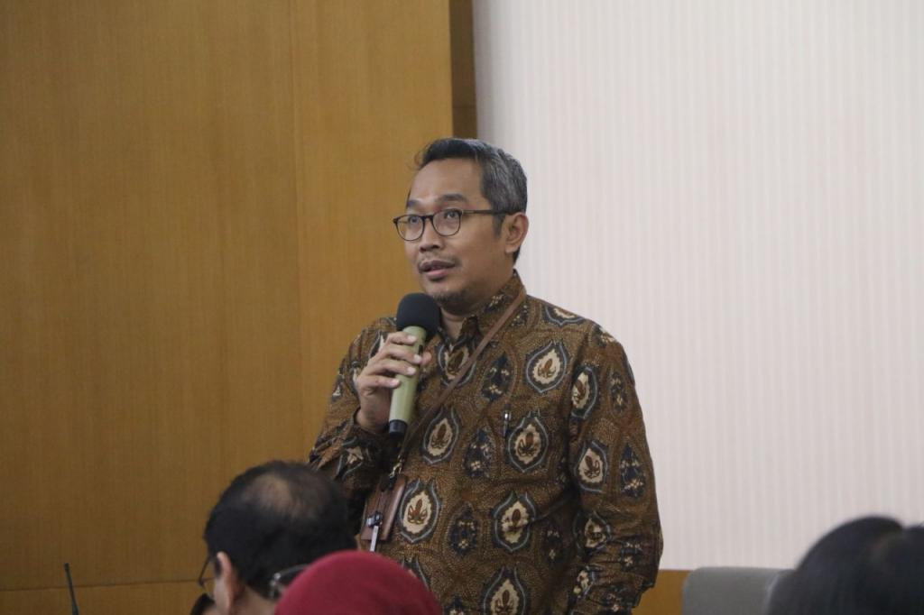 Bapak Adhy Prihastyanto Kasubag Umum dan KI saat membuka acara sosialisasi e-LHKPN dan Petunjuk ICV 2018
