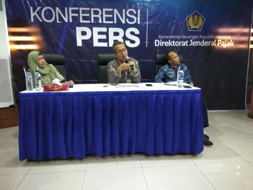 Irawan Kakanwil DJP Jateng I menyampaikan hasil evaluasi kinerja terkait Penerimaan, Kepatuhan WP dan SPT masuk melalui e-filing