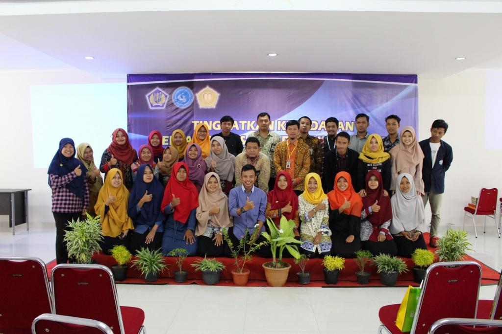 Foto bersama dengan Pengurus Tax Center STIE Putra Bangsa