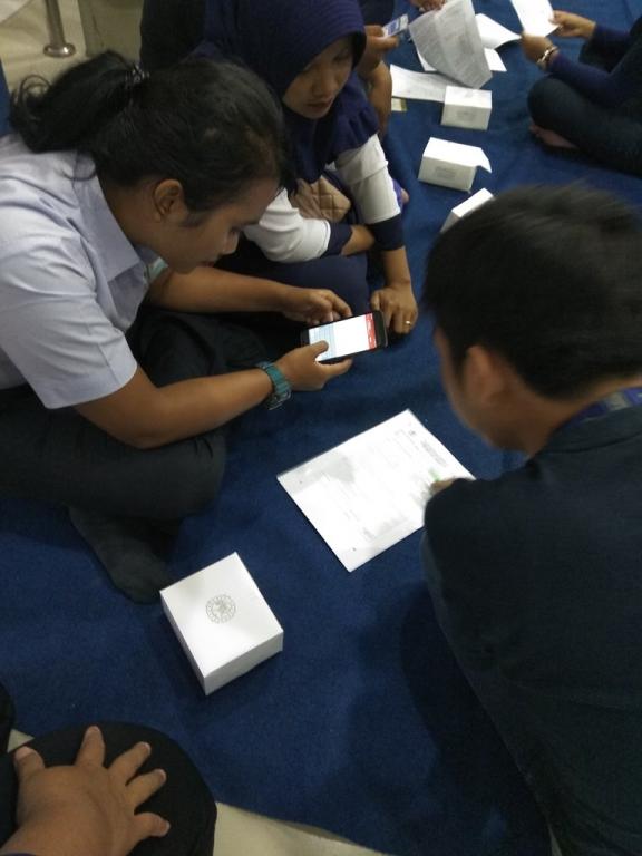 Pengisian e-Filing bareng dipandu oleh Nara Sumber dan peserta tampak serius