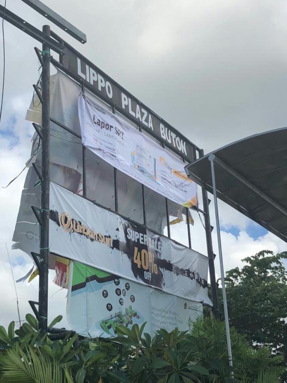Spanduk SPT Tahunan di Lippo Mall Kota Baubau