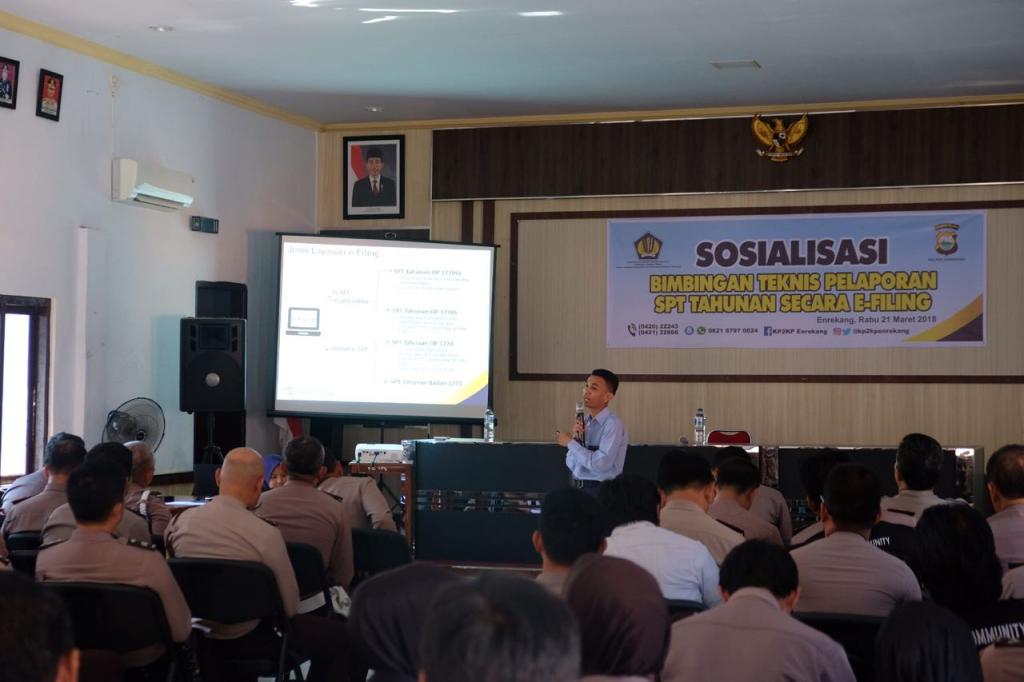 Penyampaian materi e-Filing oleh Rachdiansyah Bachri