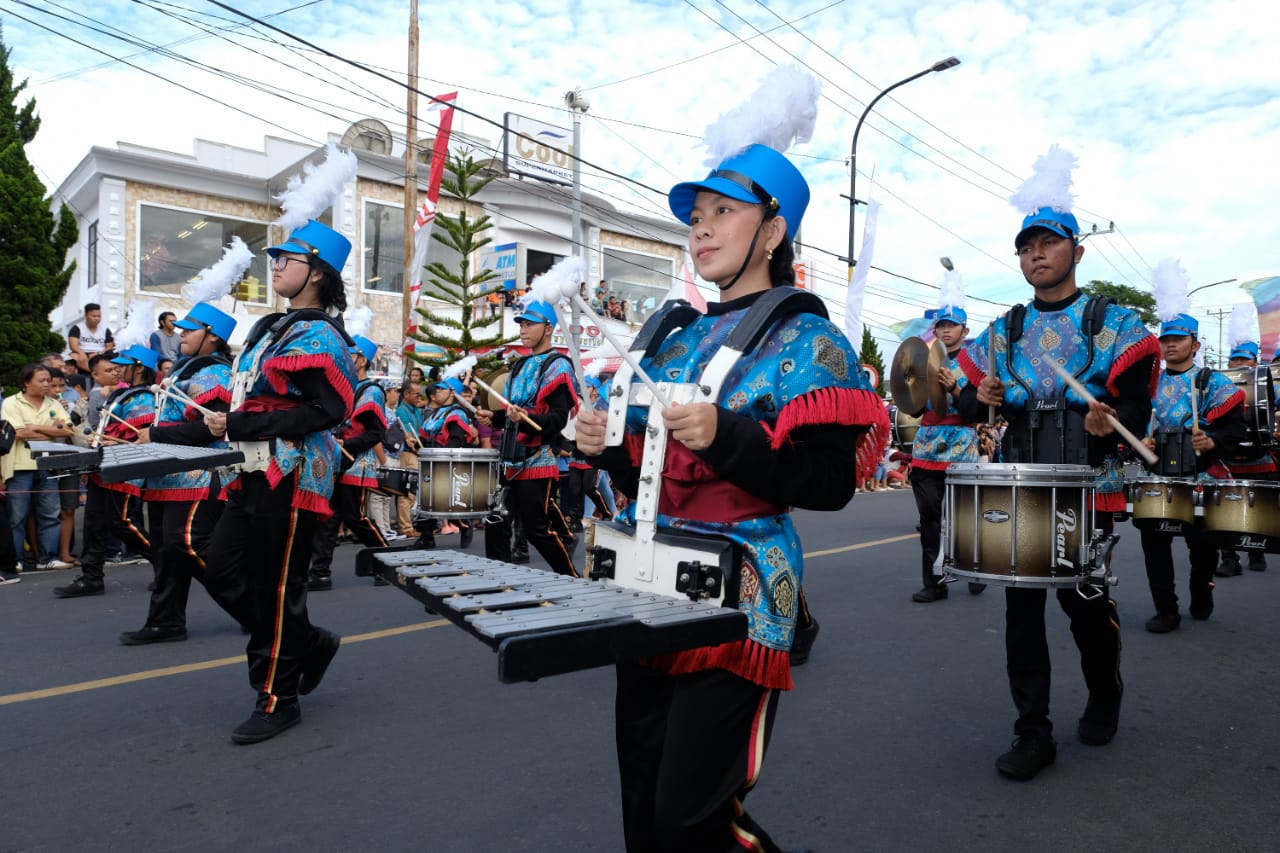 Drum Band Meriahkan Suasana