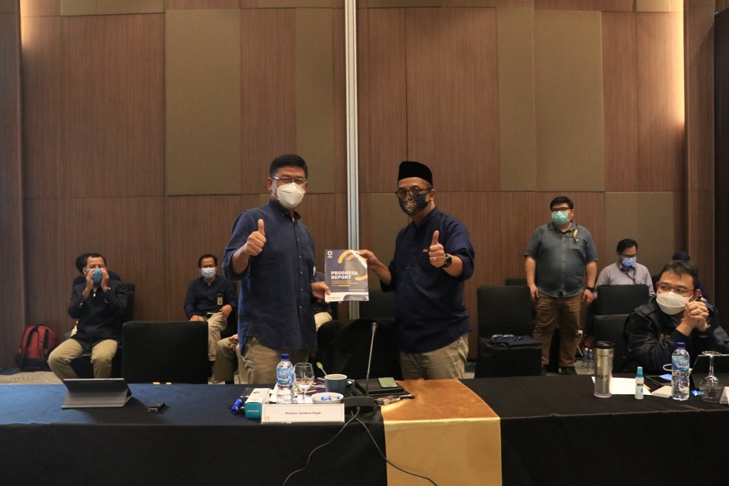 Direktur Jenderal Pajak Suryo Utomo memperkenalkan Tim Pelaksana PSIAP dalam Konsinyasi Tim Reformasi Perpajakan.