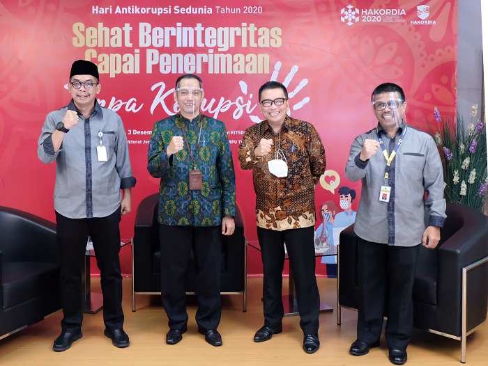Wakil Ketua Komisi Pemberantasan Korupsi (KPK) Nurul Gufron, Dirjen Pajak Suryo Utomo, Helmi Yahya, dan Direktur Kitsda Harry Gumelar berfoto bersama