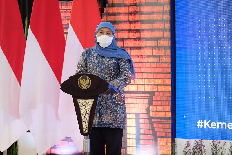 Gubernur Jatim menyampaikan sambutan