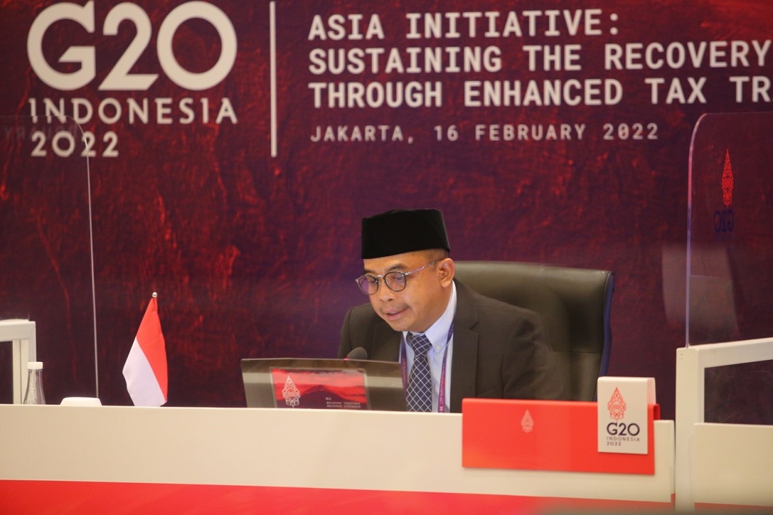 Direktur Jenderal Pajak Suryo Utomo, selaku pimpinan forum memandu jalannya diskusi