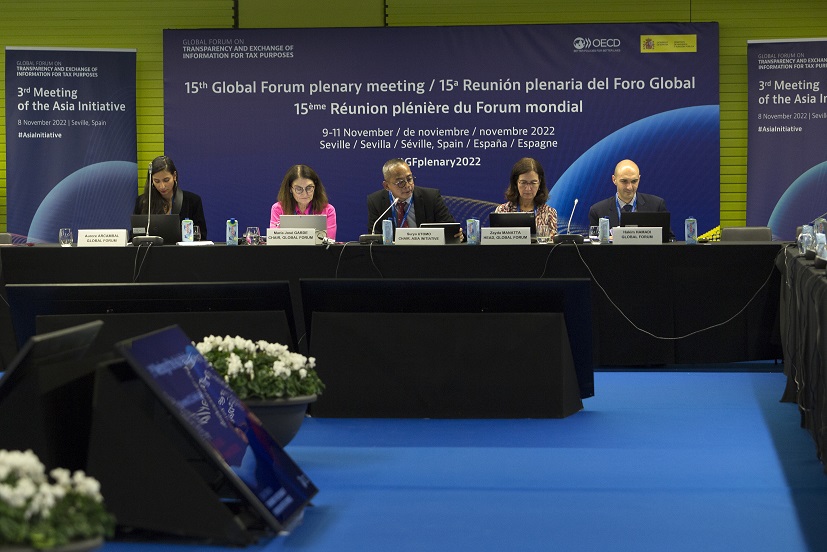 Suryo Utomo menyampaikan dua pokok bahasan utama yaitu informasi terkini Asia Initiative dan kemajuan yang telah dicapai oleh Asia Initiative.