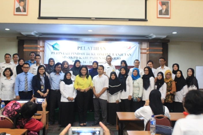 Foto bersama dengan peserta pelatihan