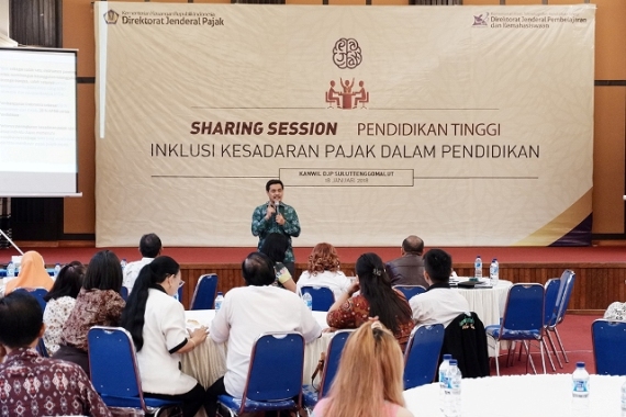 Sekretaris Pelaksana Kopertis Wilayah IX Sulawesi, Hawignyo, menyampaikan kebijakan DIKTI dalam Inklusi