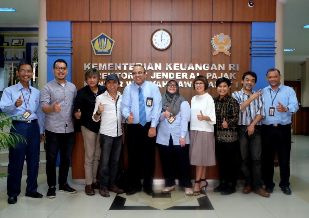 Foto bersama seuasai acara