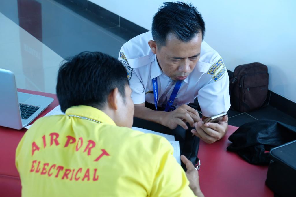 Seluruh bagian dari Unit Pengelola Bandar Udara Kalimarau ikut mengikuti acara.