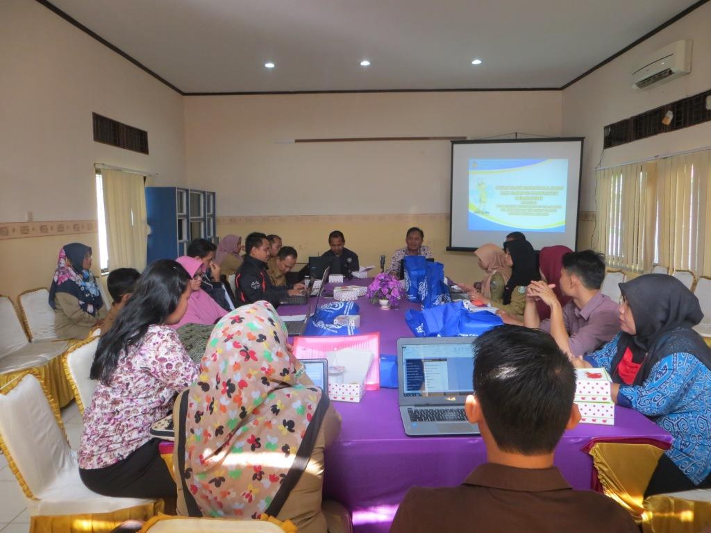 Training of Trainer (ToT) kepada bendahara SMAN dan SMKN