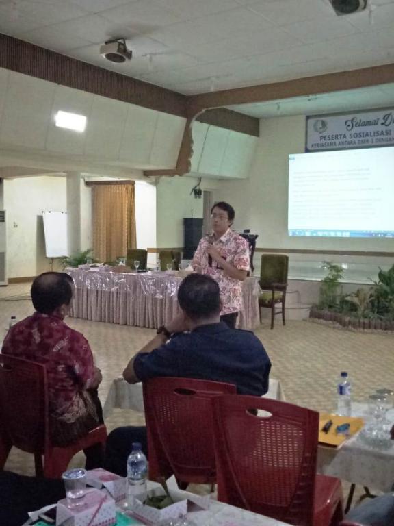 Pemaparan materi perpajakan umum oleh Kasi Waskon II Tebing Tinggi Ramot Mulia Jekson Simarmata kepada peserta rekanan PTPN III