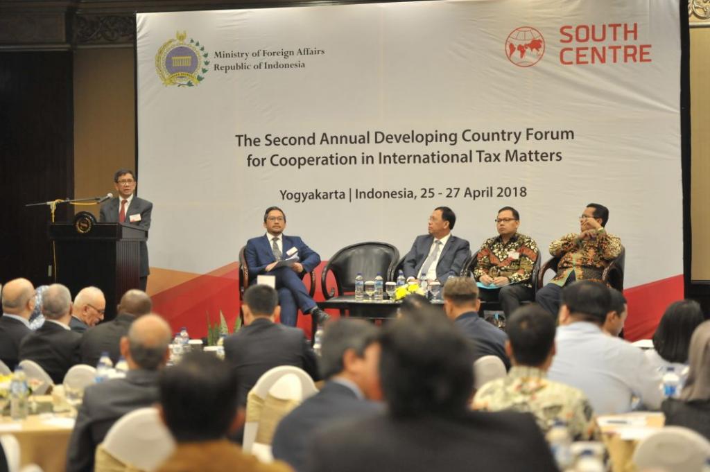 Seringkali untuk menghindari beban pajak yang harus ditanggung, wajib pajak menggunakan kelemahan aturan pajak dari negara-negara multinasional.