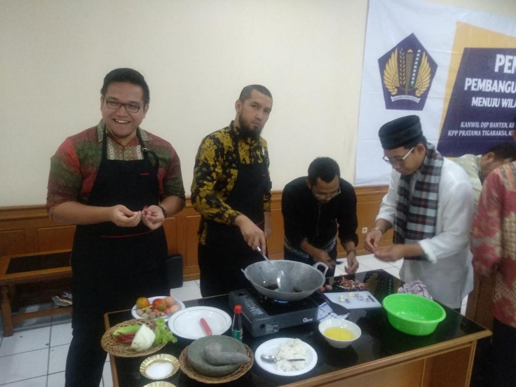 Uniknya, seluruh lomba pada kegiatan kali ini hanya diikuti oleh Pegawai Laki-Laki Kanwil DJP Banten.