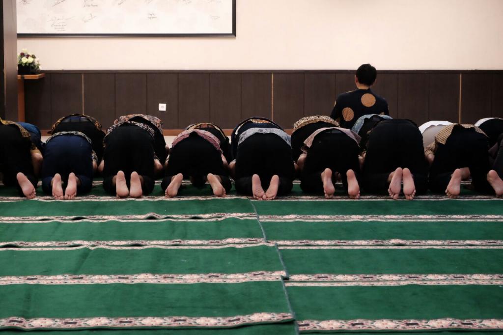 Kegiatan diawali dengan Shalat Ashar Berjamaah