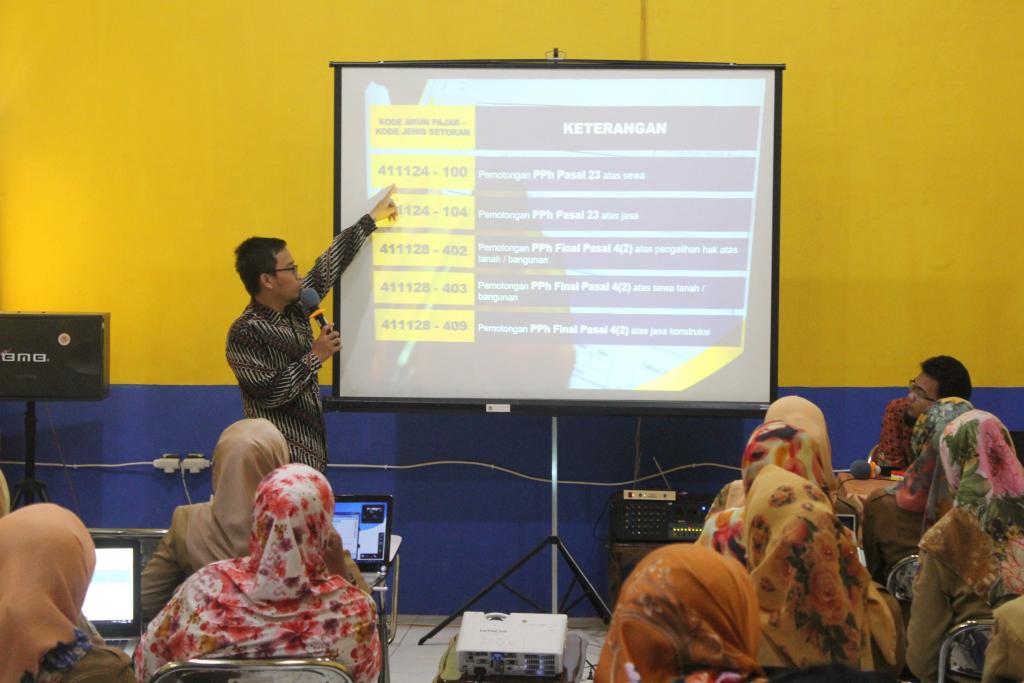 Penyampaian materi oleh Staff KP2KP Tidore