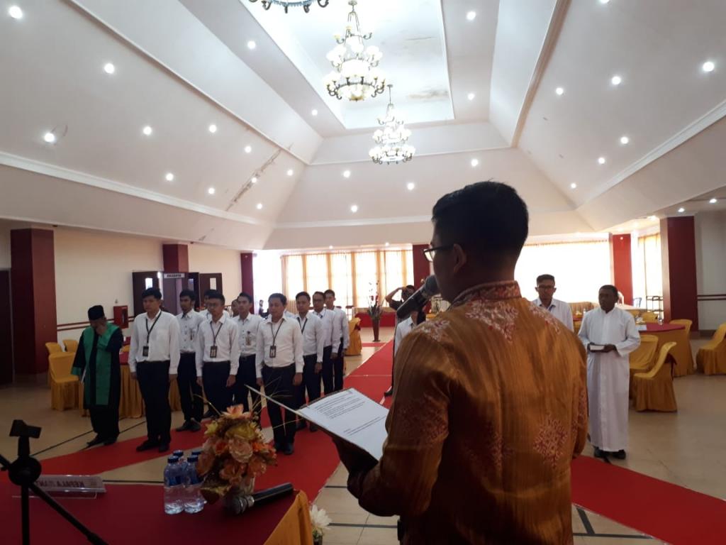 Acara Pengambilan Sumpah PNS di aula lantai 5 KPP Pratama Timika