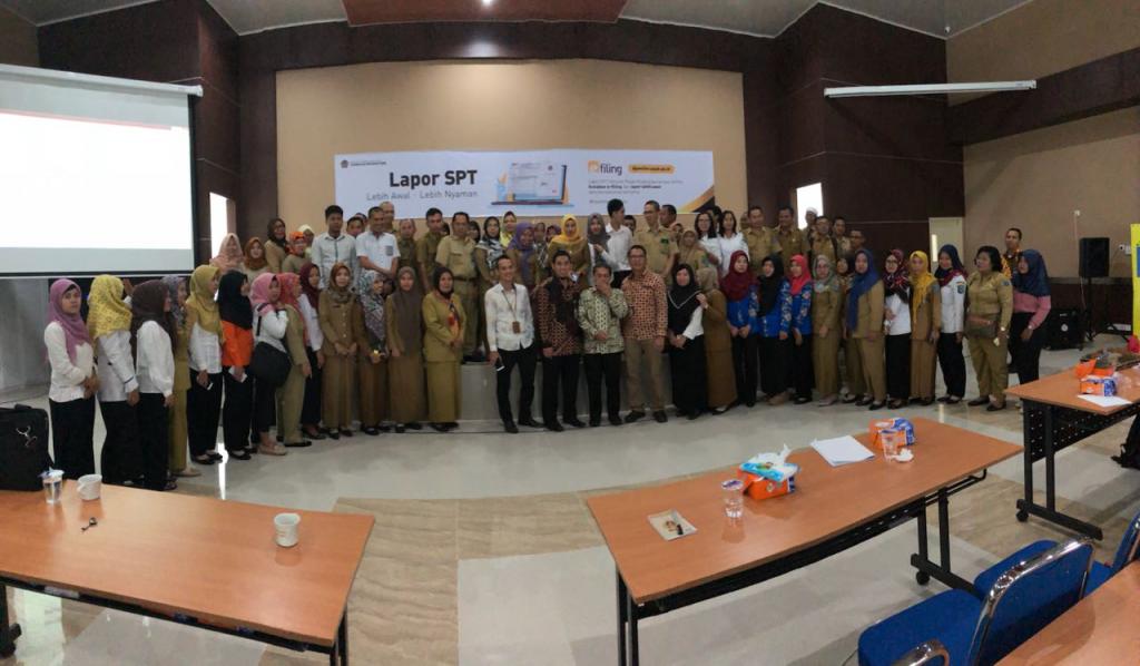 Foto bersama setelah acara selesai.