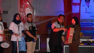 Pada akhir acara KPP Pratama Bengkalis mengumumkan pemenang doorprize.