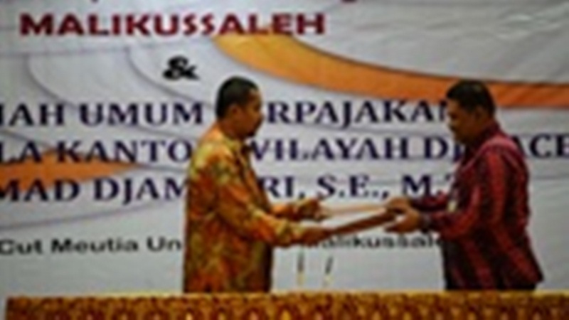 Penyerahan Nota Kesepakatan Bersama antara Kanwil DJP Aceh dengan Universitas Malikussaleh