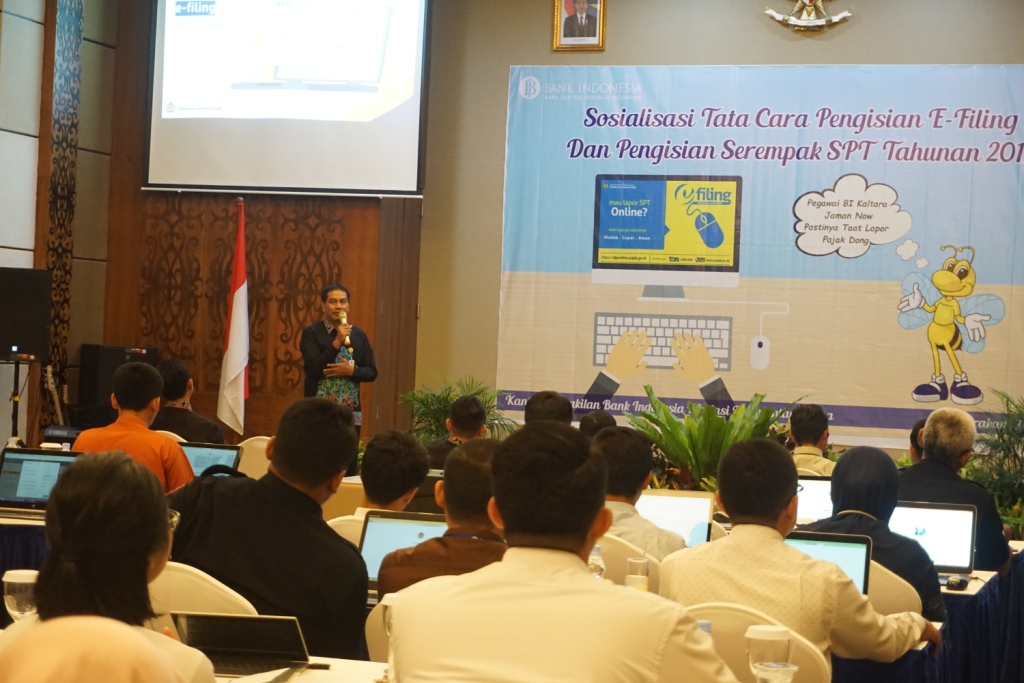 Sosialisasi eFiling yang disampaikan oleh Kasi Ekstensifikasi dan Penyuluhan R. Giat Sutono