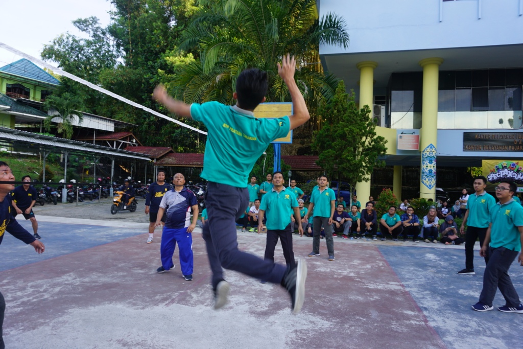 Pertandingan Volley ball KPP Pratama Tarakan dengan Tanjung Redeb