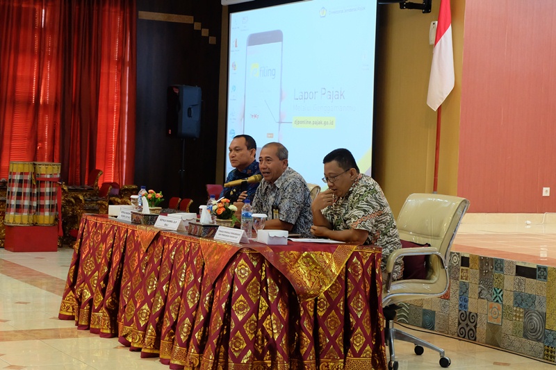 Kepala Kanwil DJP Bali Goro Ekanto memberikan sambutan sekaligus membuka acara