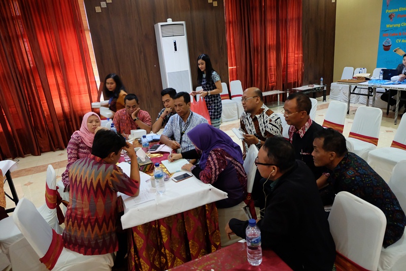 Kepala Bidang P2Humas dan Kepala Bidang Pendaftaran, Ekstensifikasi, dan Penilaian berdiskusi dengan seluruh Kepala Seksi Ekstensifikasi dan Penyuluhan di lingkungan Kanwil DJP Bali membahas tentang rencana pendataan Wajib Pajak Nominee
