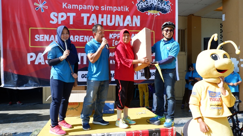 Bagi-Bagi Doorprize bagi Peserta Sectaxcular yang Beruntung