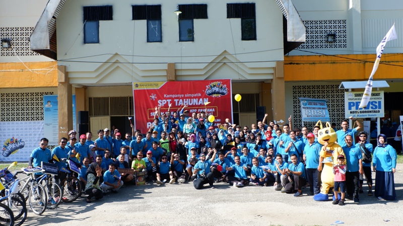 Foto Bersama Rayakan Suksesnya Acara Spectaxcular