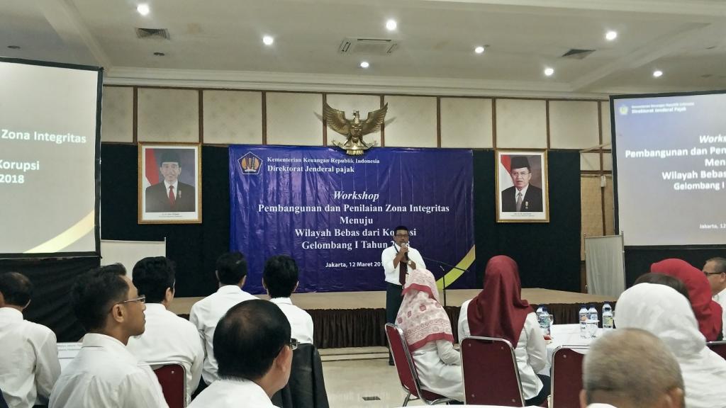 Direktur Kepatuhan Internal dan Transformasi Sumber Daya Aparatur Memberi Sambutan Pembuka