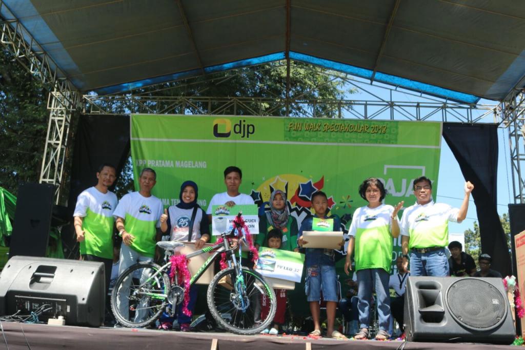 Para pemenang doorprize utama funwalk Spectaxcular 2018.