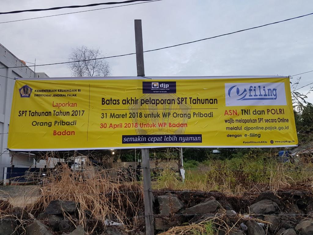 spanduk yang telah terpasang pada tempat strategis di Kota Nunukan