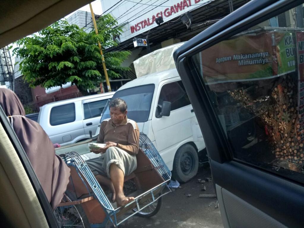 Nikmatnya sebungkus nasi penuh berkah