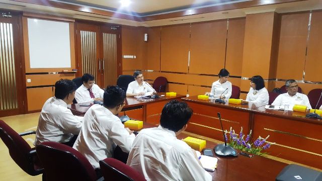 Direktur Penerimaan Mineral dan Batubara, Johnson Pakpahan bersama Kakanwil LTO, Mekar Satria Utama