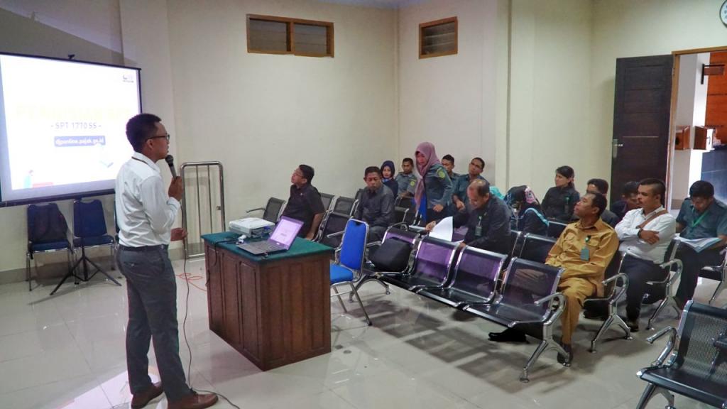 Suasana Edukasi Pajak di PN Raha