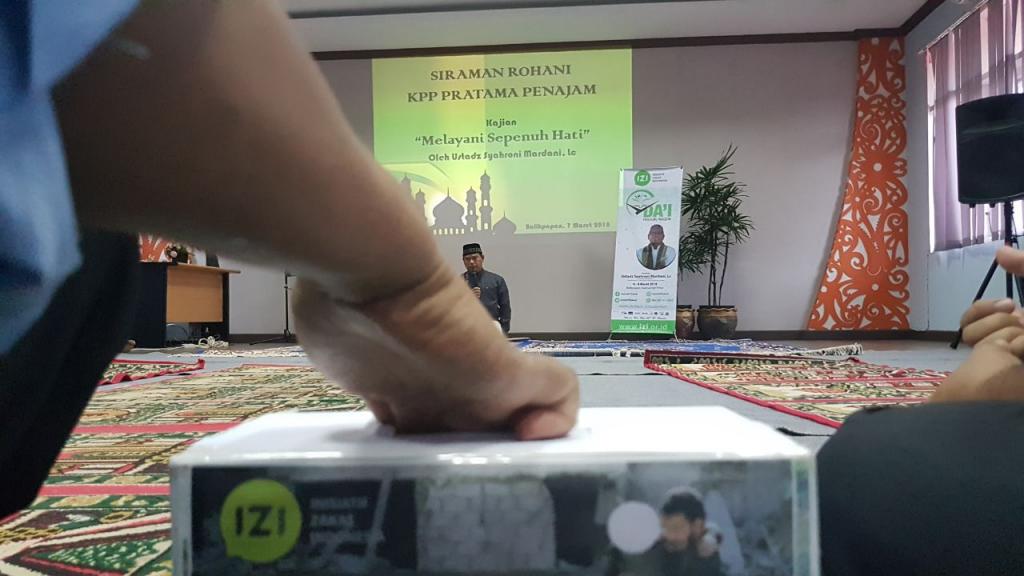 Shodaqoh melalui Inisiatif Zakat Indonesia
