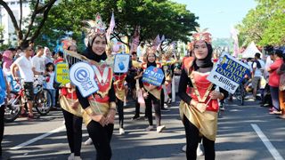 2. Parade seni dan budaya mulai dari karnaval Kostum dan Drum Blek Salatiga hingga barongan dan tari bocah.