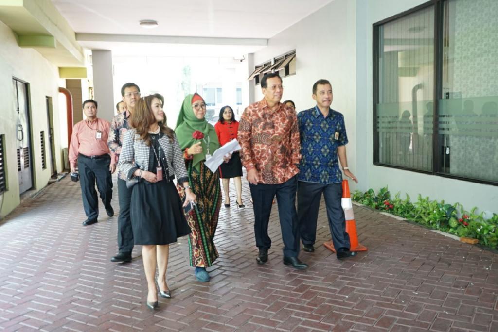 Dirjen Pajak mendatangi KPP Pratama Jakarta Setiabudi Dua dalam rangka pemantauan pelaporan SPT Tahunan Orang Pribadi