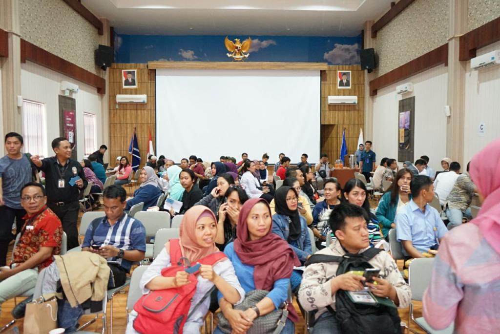 Suasana pelaporan SPT Tahunan Orang Pribadi di aula KPP Pratama Jakarta Setiabudi Dua