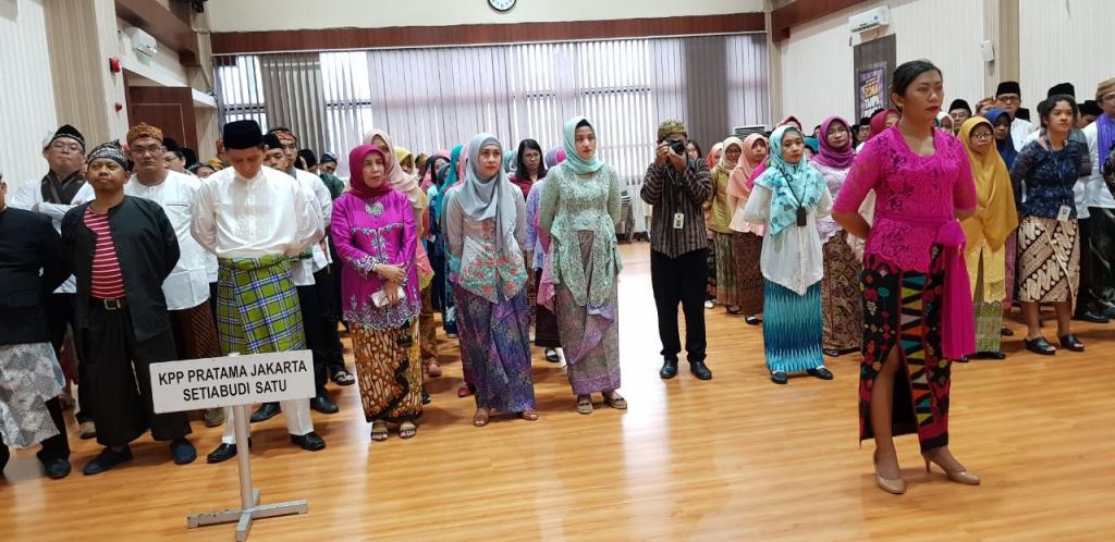 Suasana apel dipimpin oleh petugas wanita