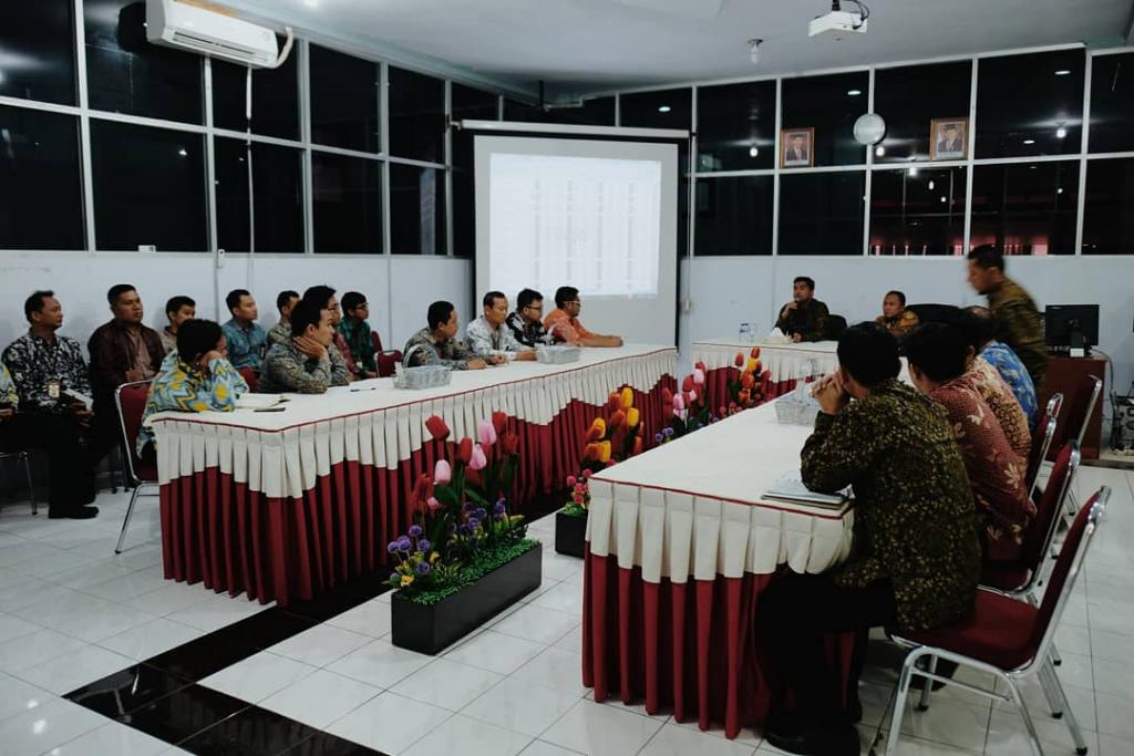 Satgas SPT Tahunan KPP Pratama Baubau mendiskusikan peningkatan pelayanan penerimaan SPT Tahunan