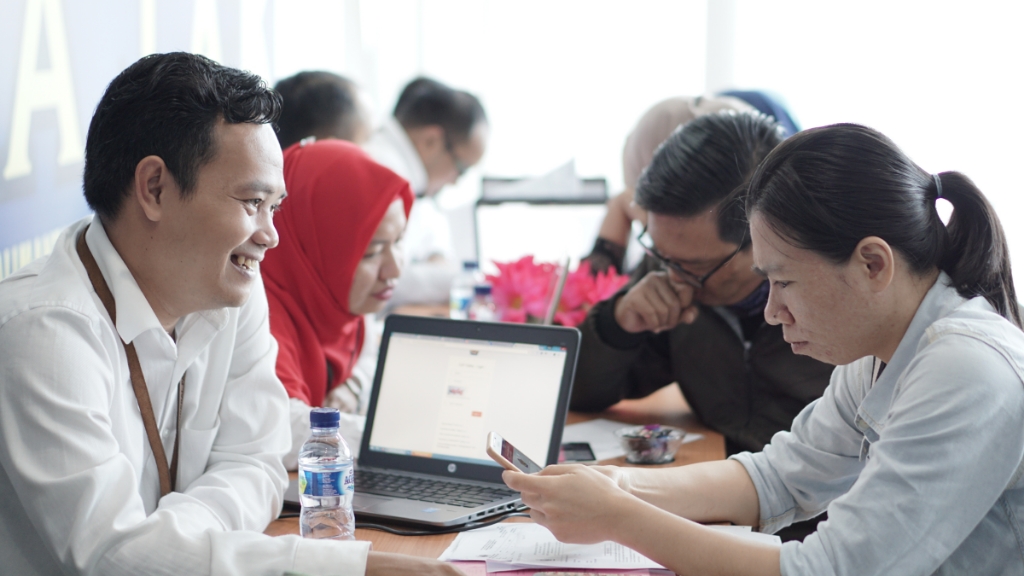 Wajib Pajak mendapatkan asistensi pelaporan pajak melalui smartphone