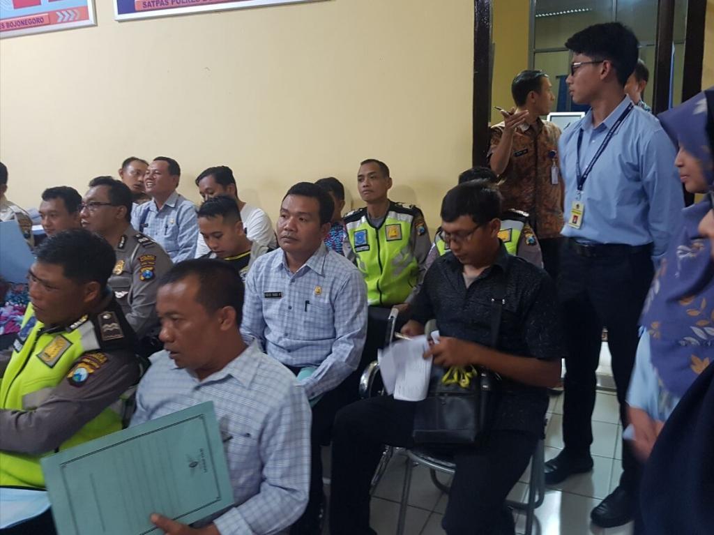Seluruh anggota Satlantas Bojonegoro melaporkan SPT Tahunan PPh Orang Pribadisecara efiling