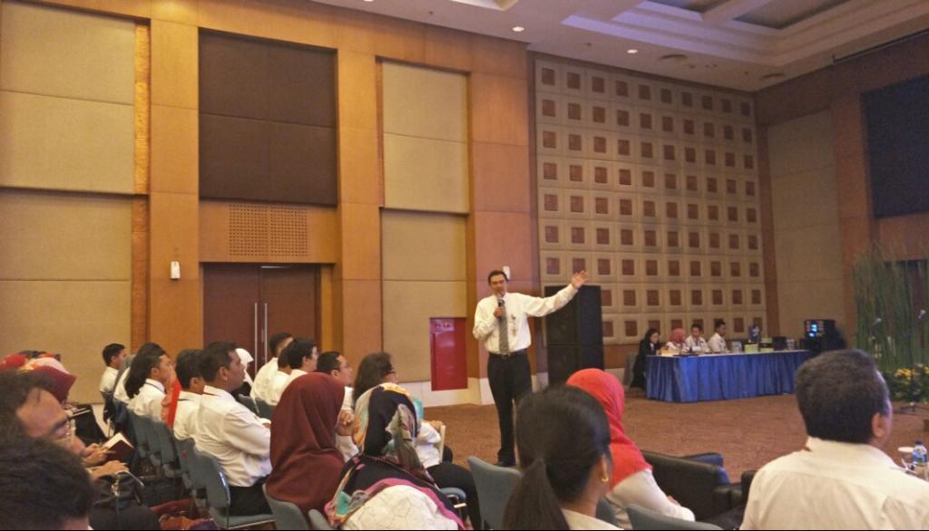 Narasumber IBI Memberikan Materi Mengenai Pemantauan dan Pengawasan Intern