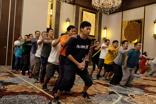 Keseruan outbond yang dilaksanakan saat Rakorda I Kanwil DJP Bali dalam rangka meningkatkan sinergi